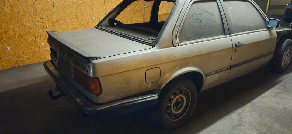 BMW E30