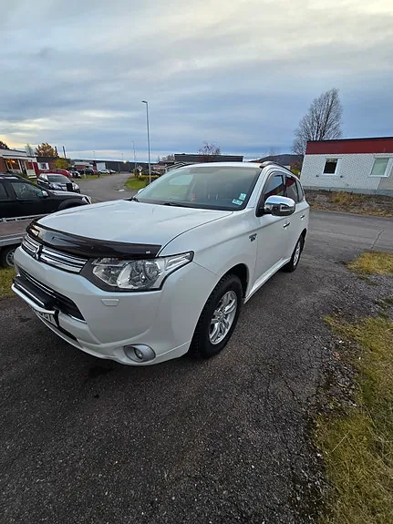 Mitsubishi Outlander 2014 photo 2