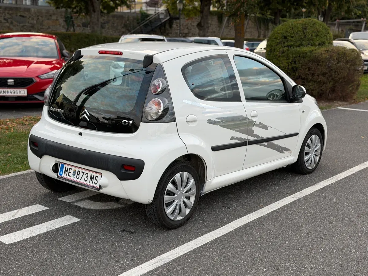 Citroen C1 2011 photo 3