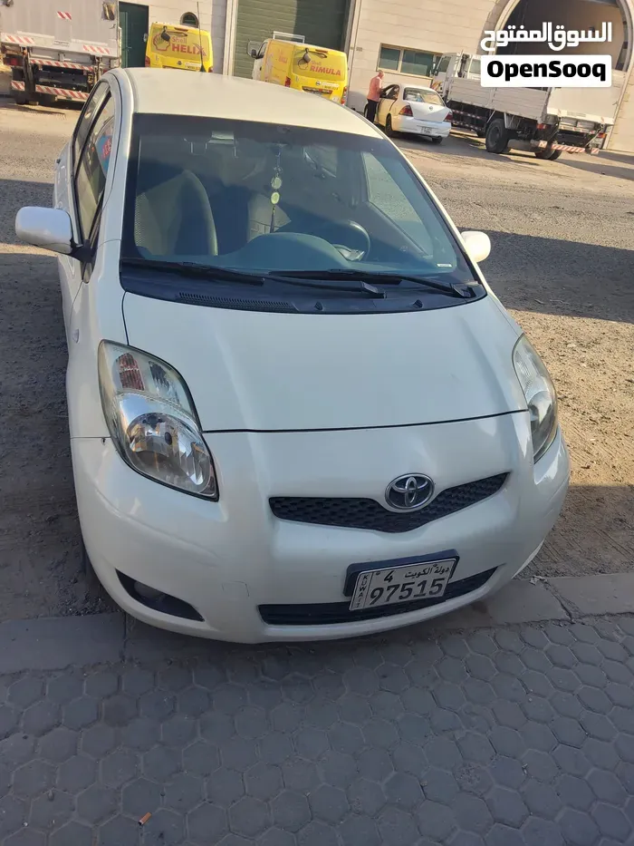 Toyota Yaris 2010 photo 2