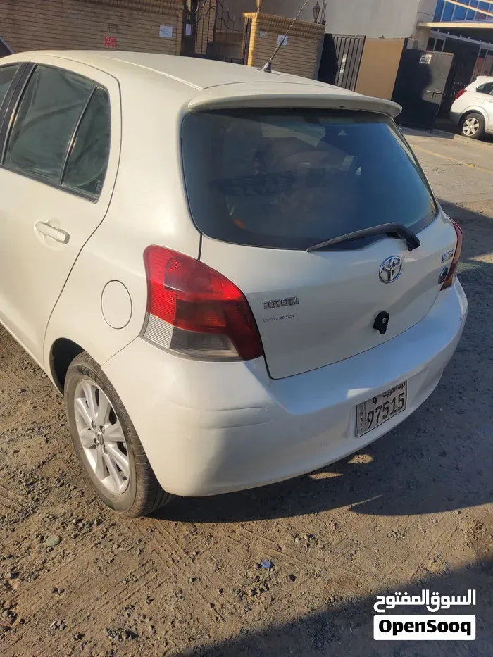 Toyota Yaris 2010 photo 3