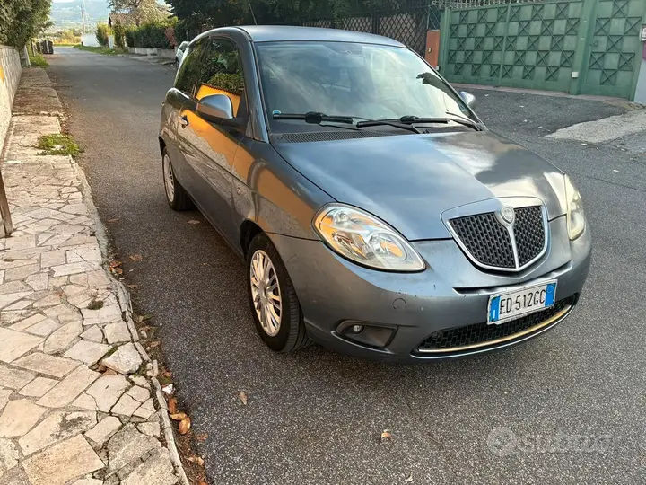 Lancia Ypsilon