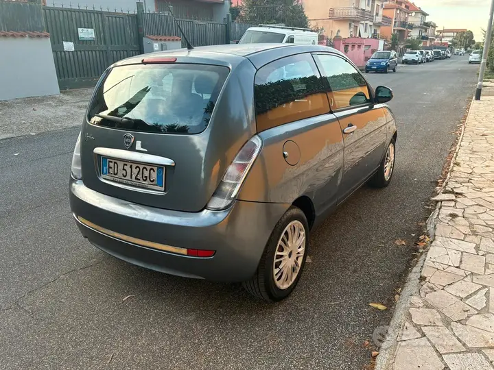 Lancia Ypsilon 2010 photo 3