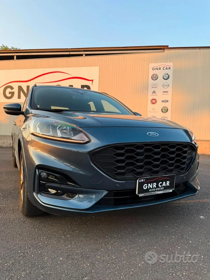 Ford Kuga 2023 photo 2