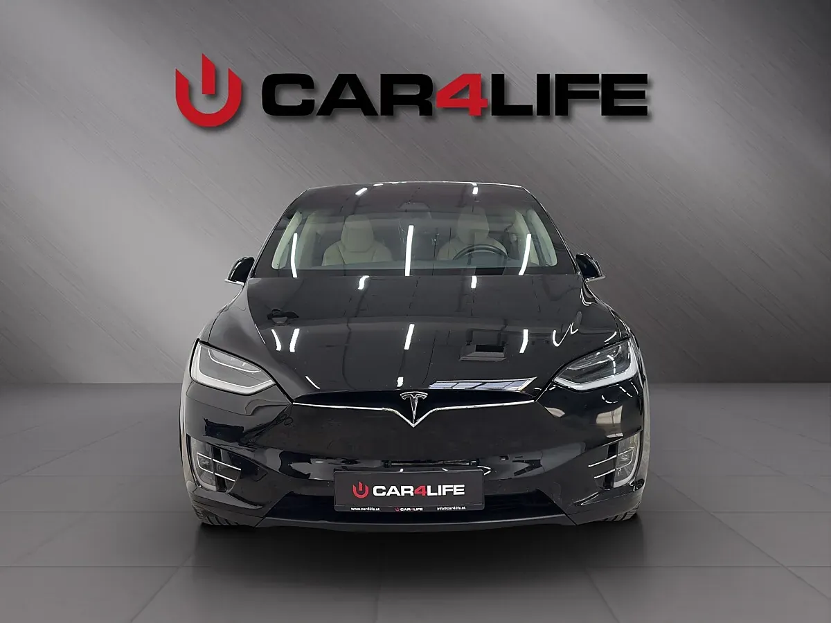 Tesla Model X 2019 photo 2