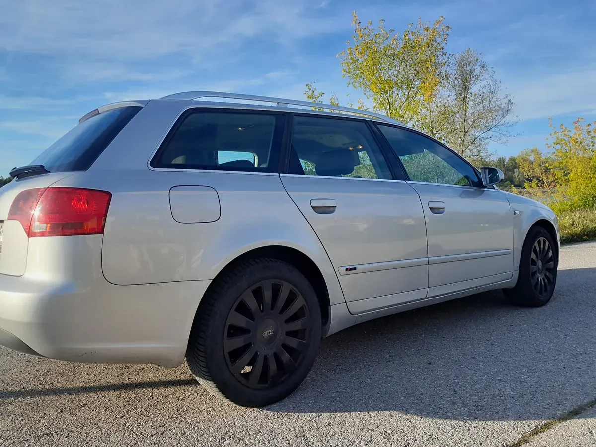 Audi A4 2005 photo 2