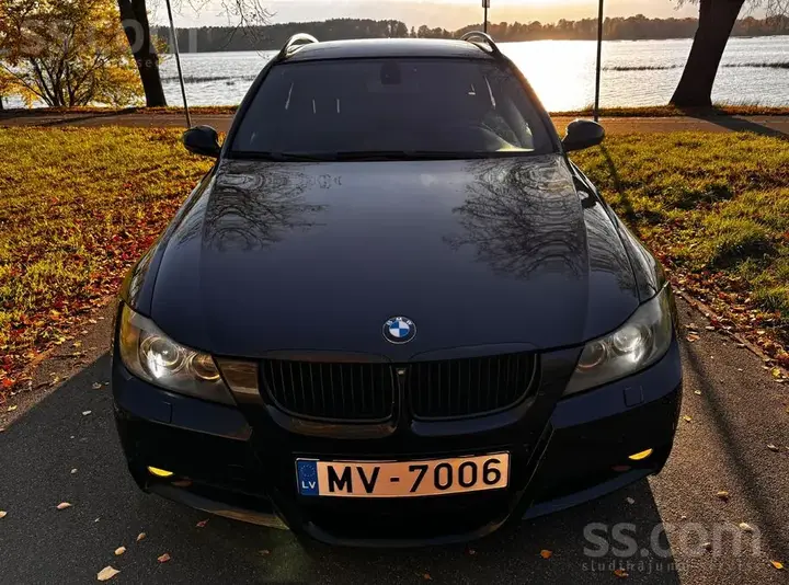 BMW 318 2008 photo 2