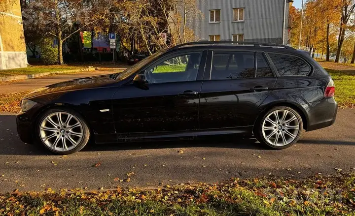 BMW 318 2008 photo 4
