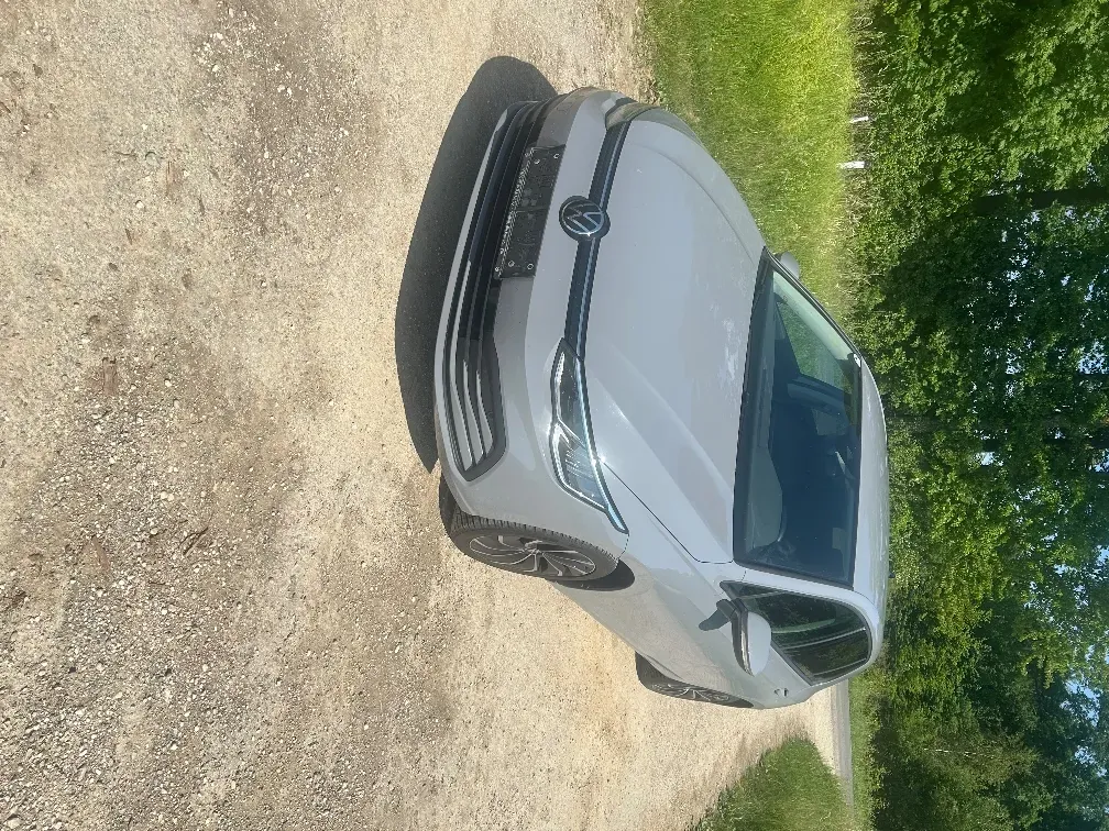 Volkswagen Golf 2023 photo 2