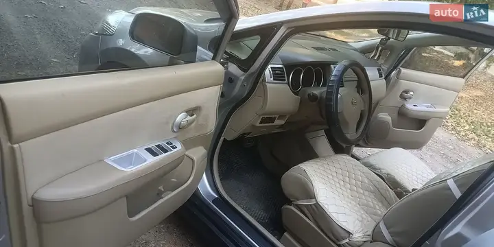 Nissan Tiida 2007 photo 2
