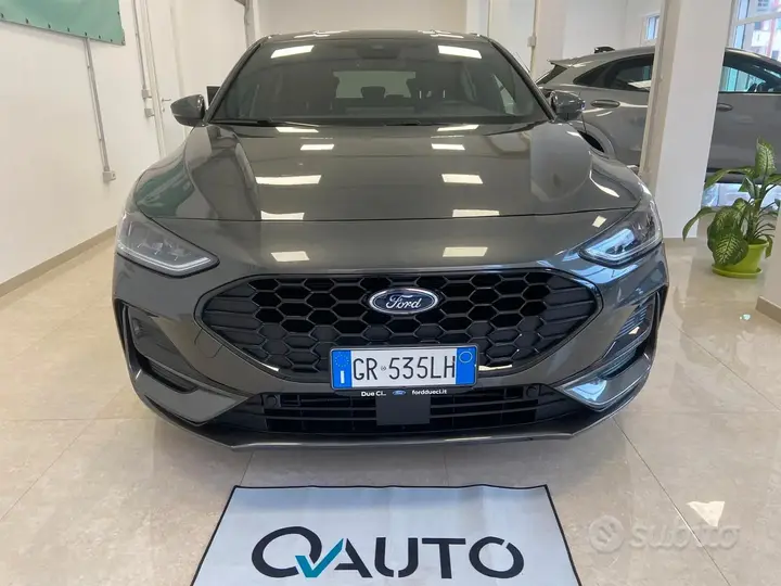 Ford Focus 2023 photo 2