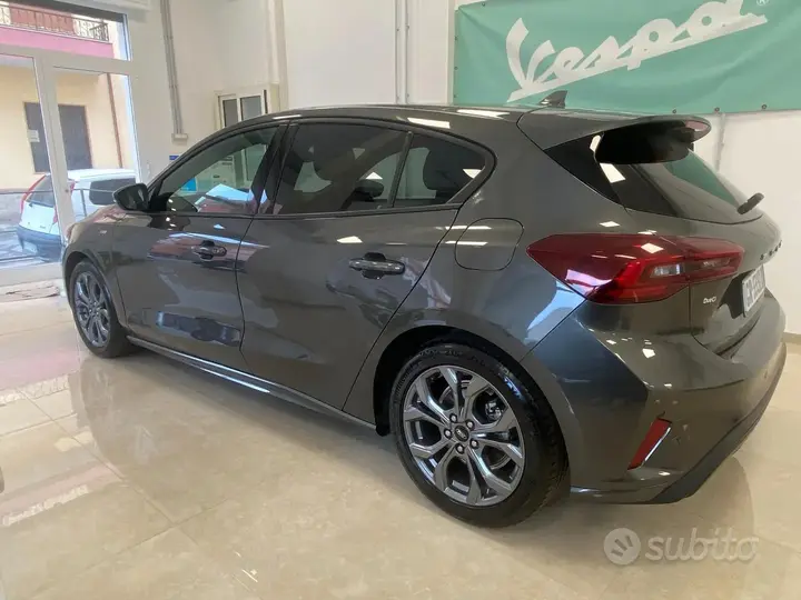 Ford Focus 2023 photo 4