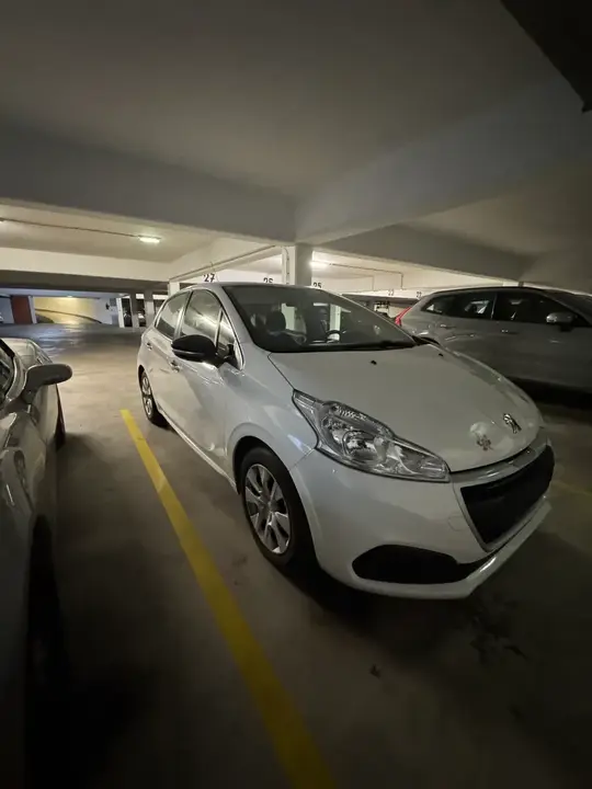 Peugeot 208 2018 photo 2