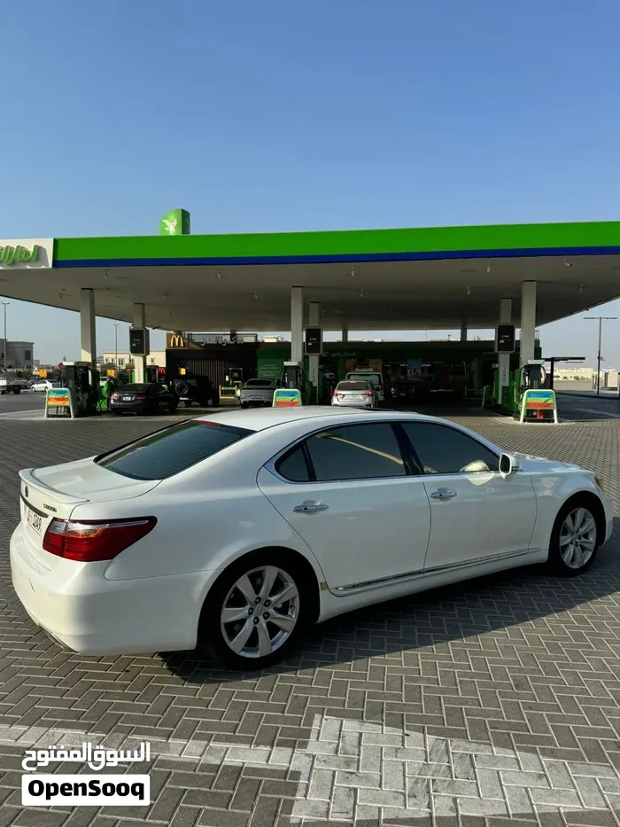 Lexus Ls 2011 photo 2