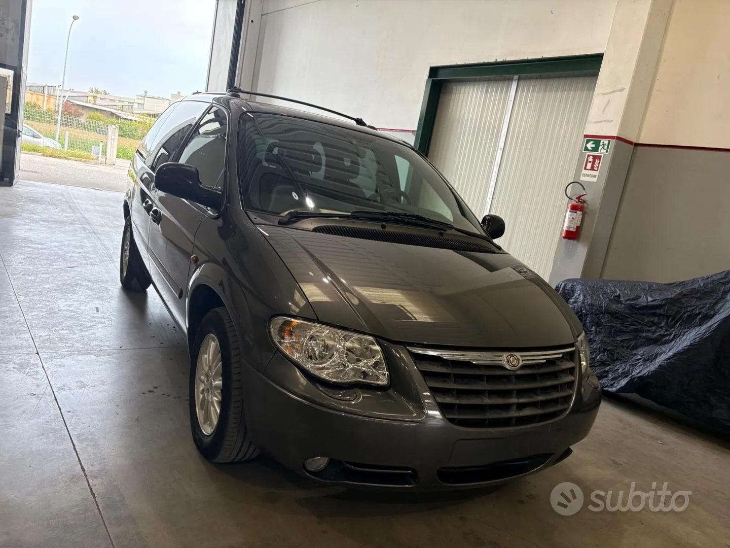 Chrysler Voyager 2007 photo 2