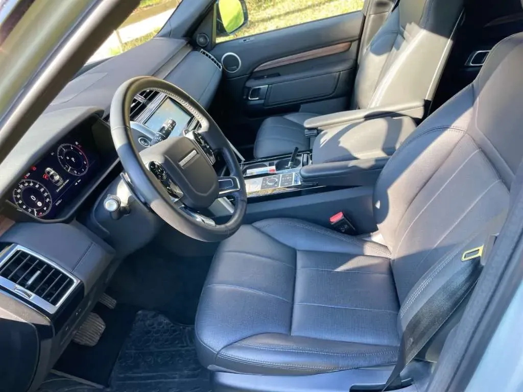 Land Rover Discovery 5 2020 photo 2