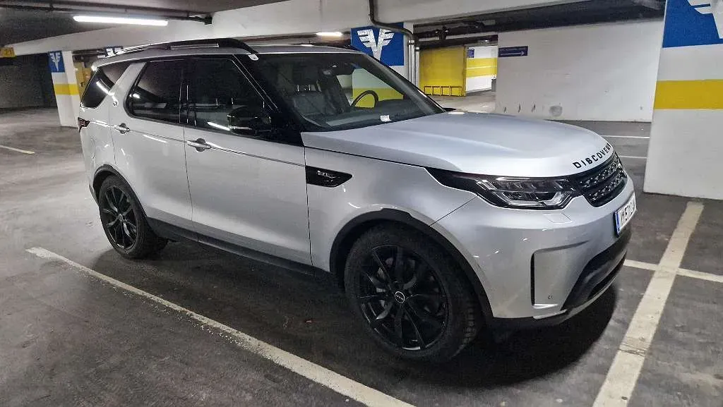 Land Rover Discovery 5