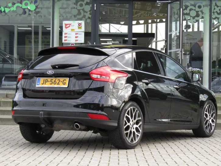 Ford Focus 2016 photo 2