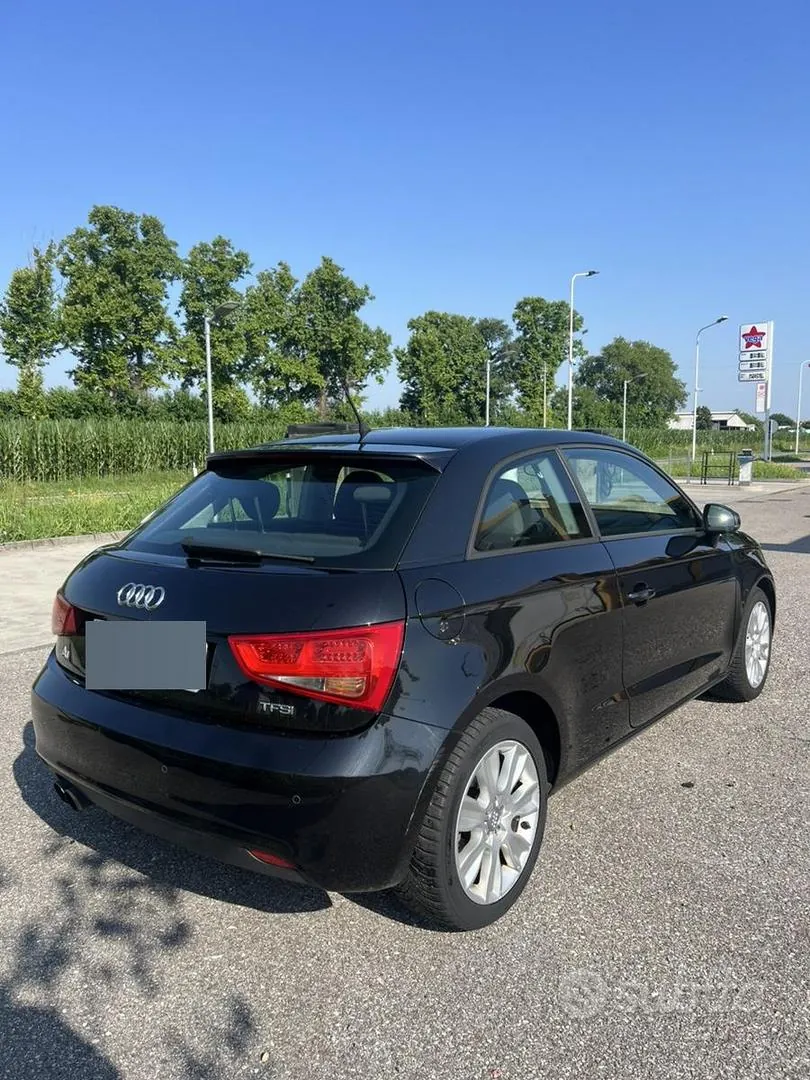 Audi A1 2010 photo 3
