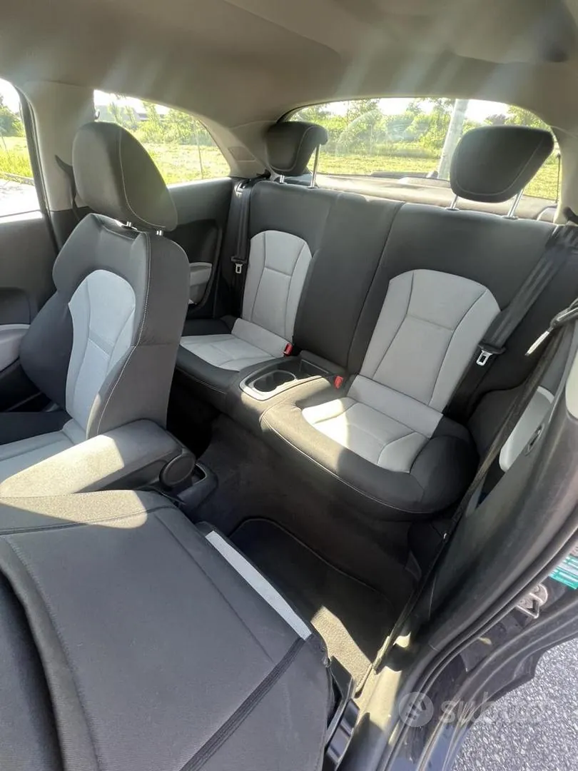 Audi A1 2010 photo 5