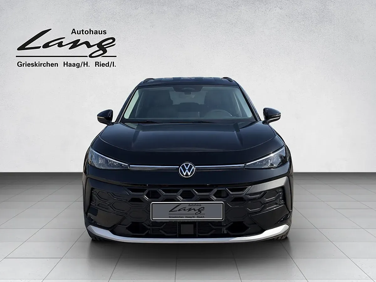 Volkswagen T-Roc Life 2026 photo 2