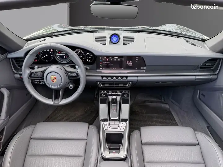 Porsche 911 2022 photo 2