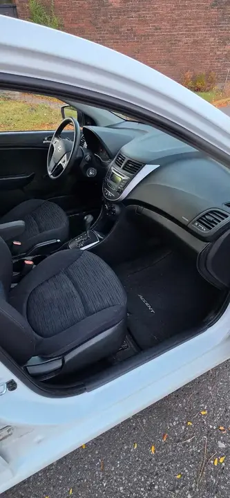 Hyundai Accent 2017 photo 4