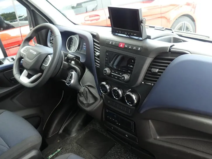 Iveco Daily 2022 photo 2
