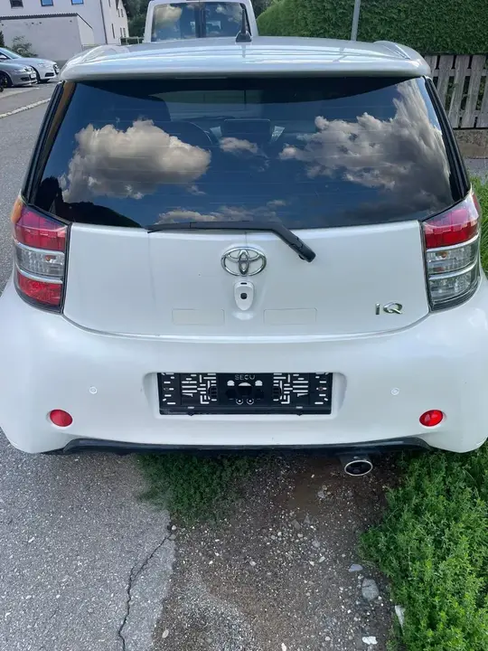 Toyota Iq 2009 photo 2