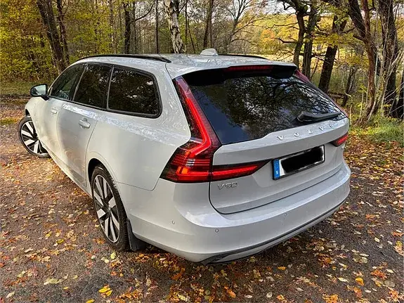 Volvo V90 2025 photo 2