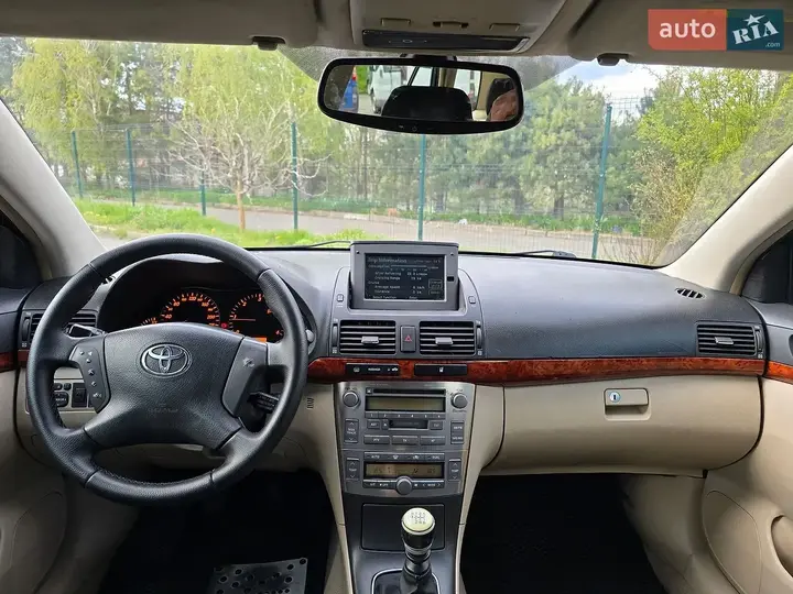 Toyota Avensis 2005 photo 2