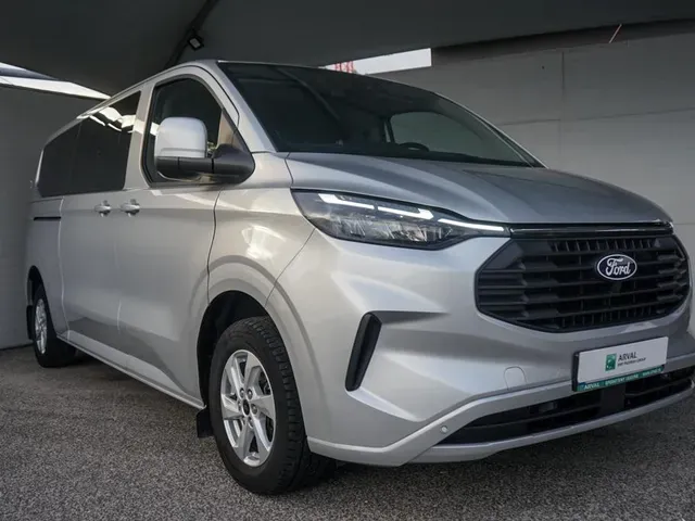 Ford Transit Custom 2024 photo 2