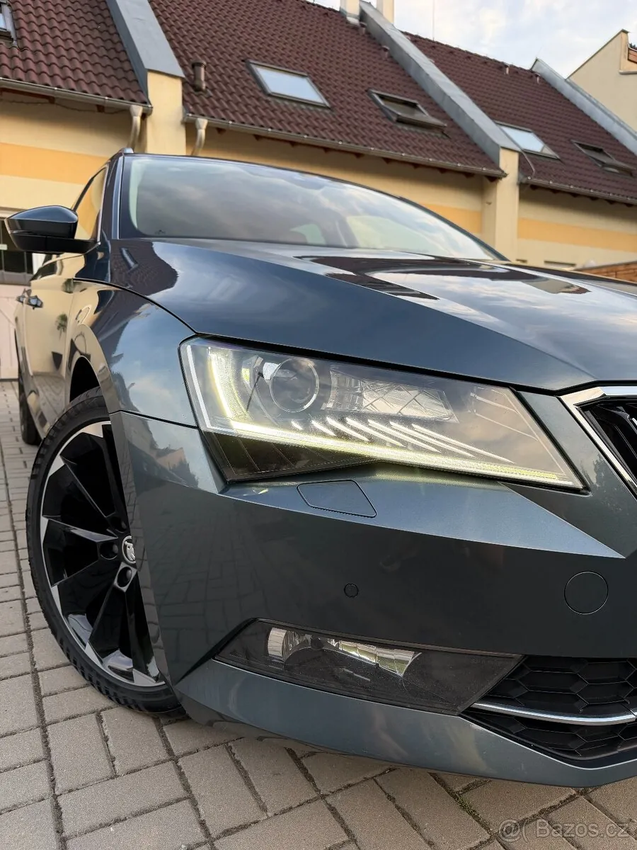 Skoda Superb 2017 photo 2