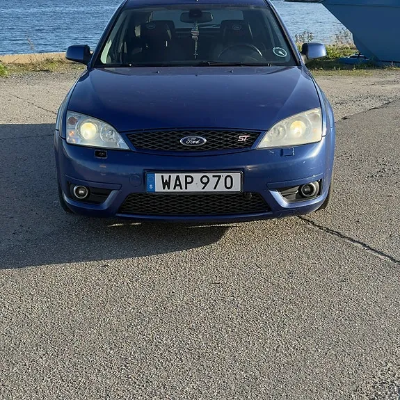 Ford Mondeo 2004 photo 2