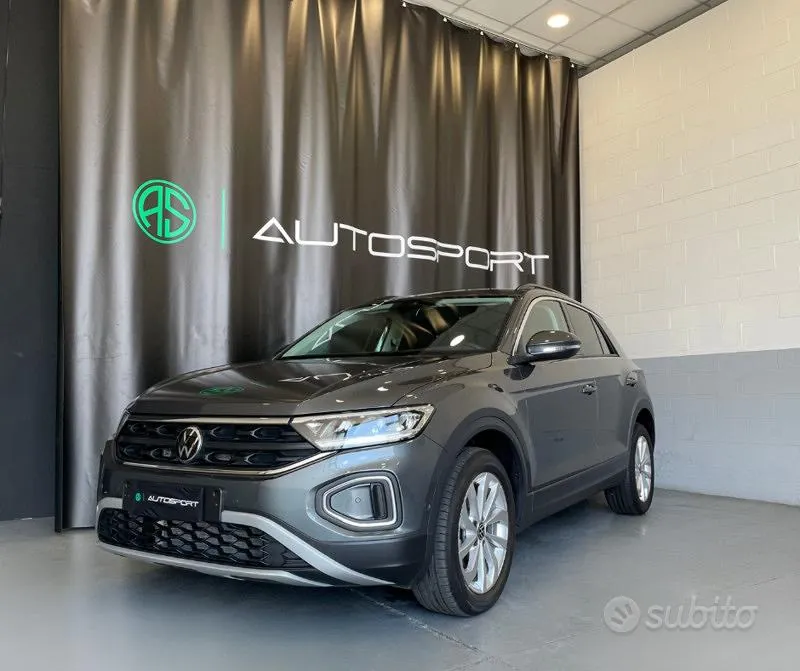 Volkswagen T-Roc 2023 photo 3