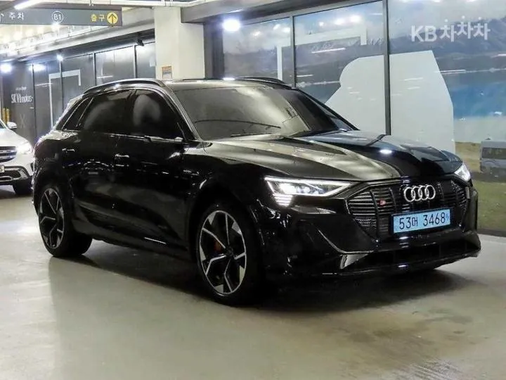 Audi E-Tron S