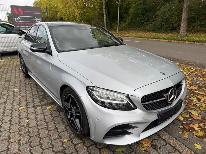 Mercedes-Benz C200