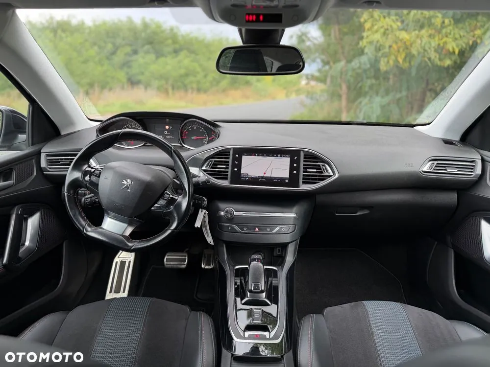 Peugeot 308 2018 photo 2