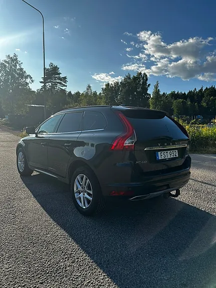 Volvo Xc60 2017 photo 2