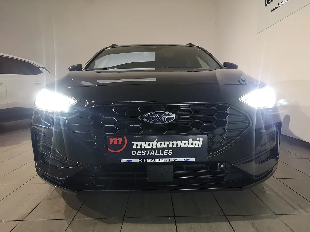 Ford Focus 2023 photo 2