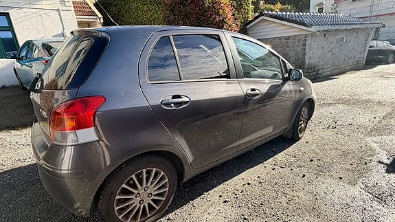 Toyota Yaris 2009 photo 3