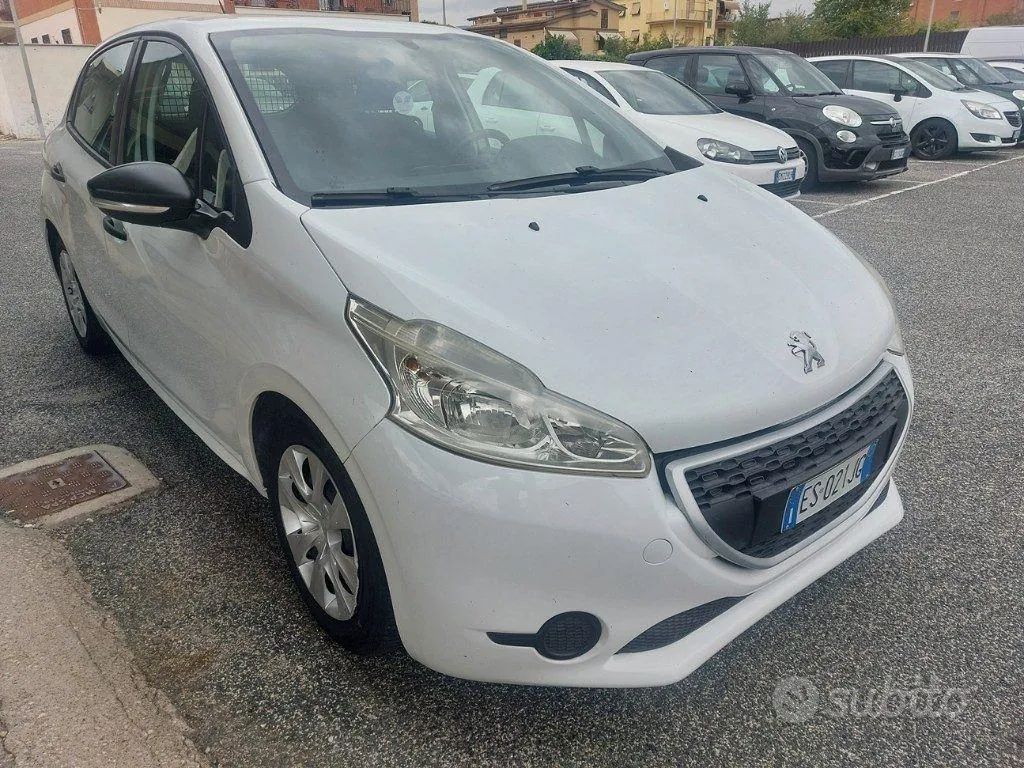 Peugeot 208