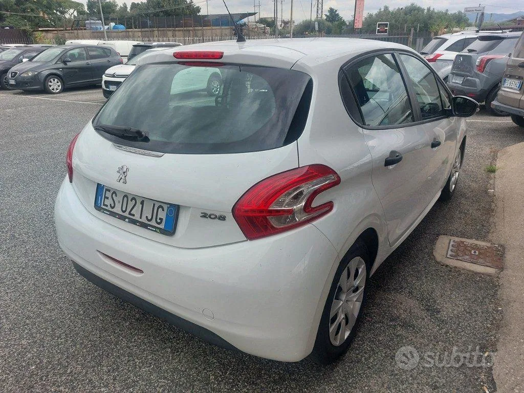 Peugeot 208 2013 photo 4