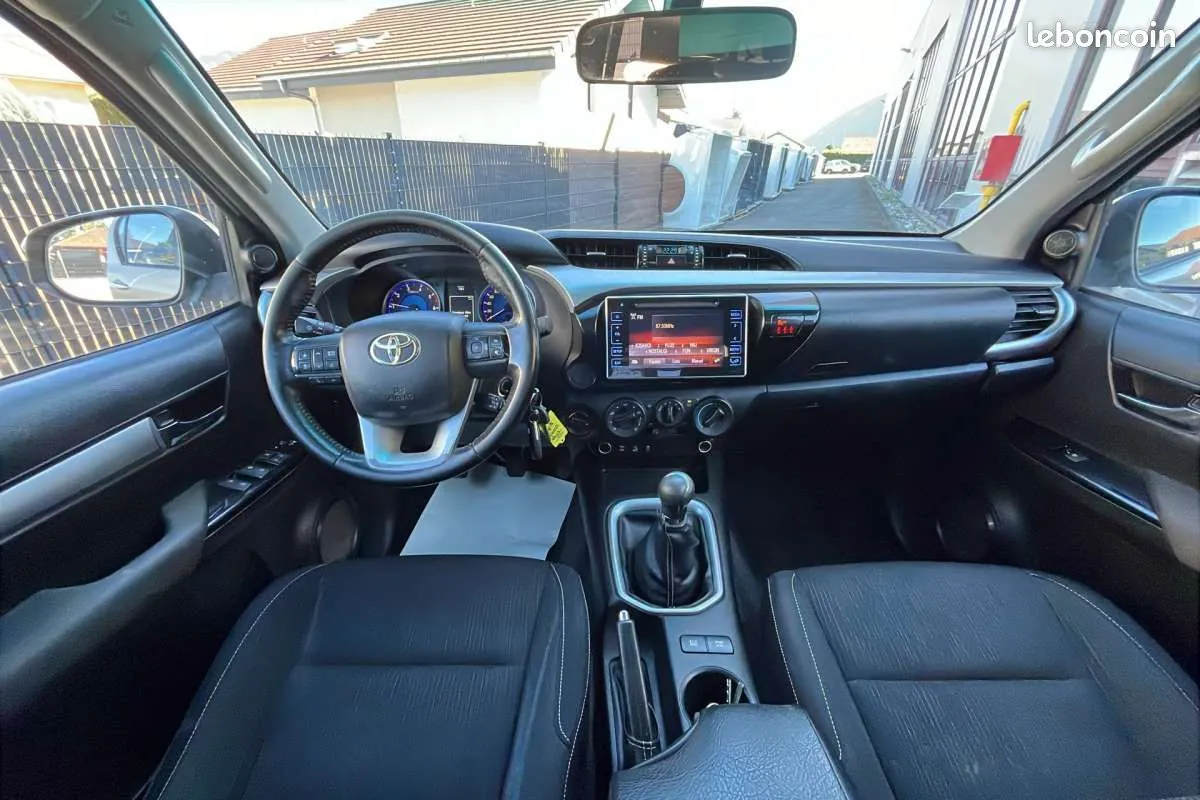 Toyota Hilux 2017 photo 3