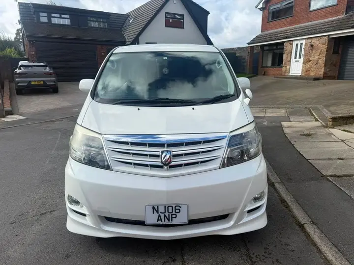 Toyota Alphard 2006 photo 2