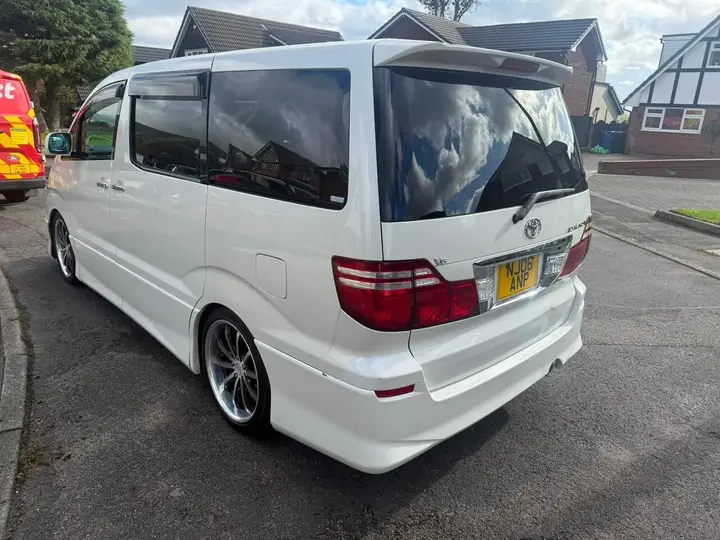 Toyota Alphard 2006 photo 5