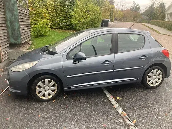Peugeot 207 2007 photo 3
