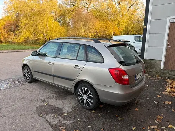 Skoda Fabia 2013 photo 5