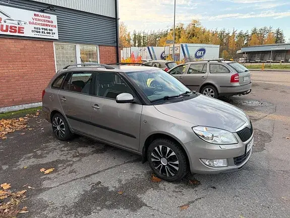 Skoda Fabia 2013 photo 4