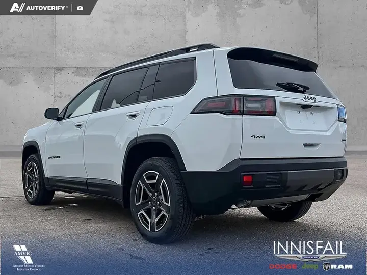 Jeep Cherokee 2026 photo 4